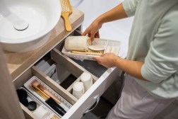 Decluttering Secrets: Organization Tips for Small Bathrooms